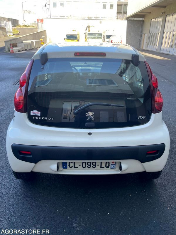 PEUGEOT 107 CL-099-LQ - PKW: das Bild 3 PEUGEOT 107 CL-099-LQ - PKW: das Bild 3