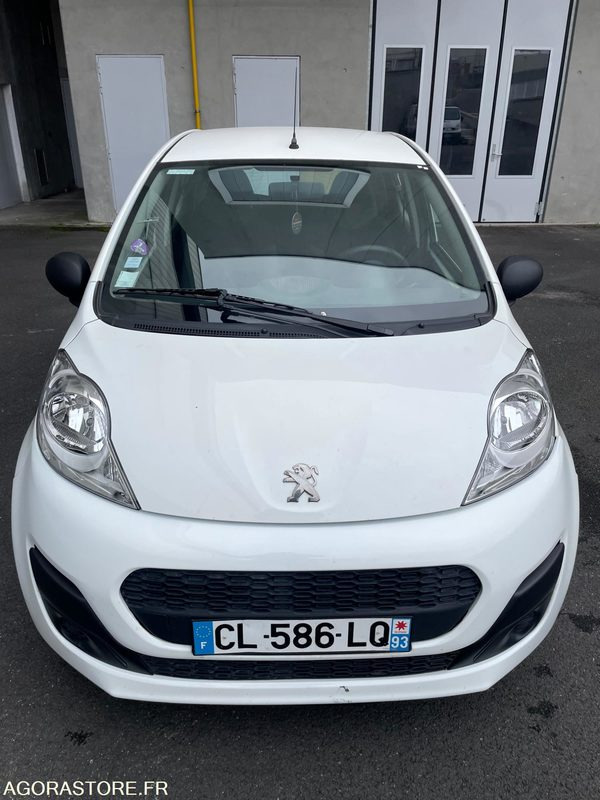 PEUGEOT 107 CL-586-LQ - PKW: das Bild 1 PEUGEOT 107 CL-586-LQ - PKW: das Bild 1