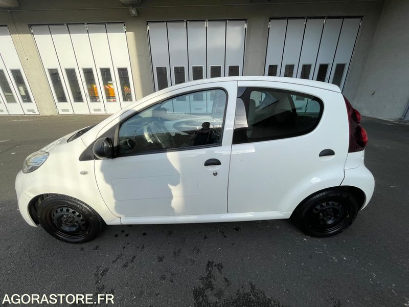 PEUGEOT 107 CL-635-LP - PKW: das Bild 2 PEUGEOT 107 CL-635-LP - PKW: das Bild 2