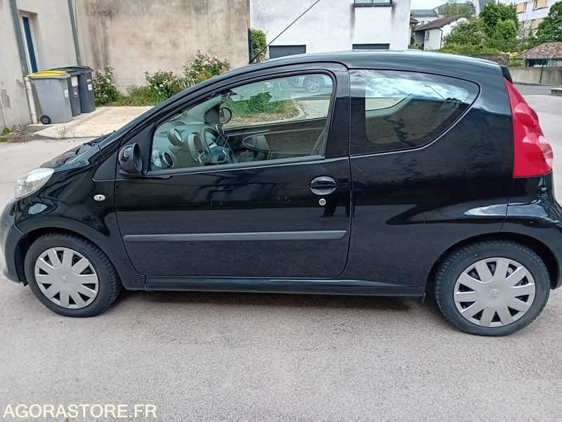 PEUGEOT 107 - PKW: das Bild 2 PEUGEOT 107 - PKW: das Bild 2