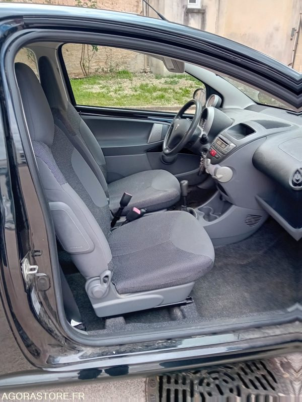 PEUGEOT 107 - PKW: das Bild 4 PEUGEOT 107 - PKW: das Bild 4