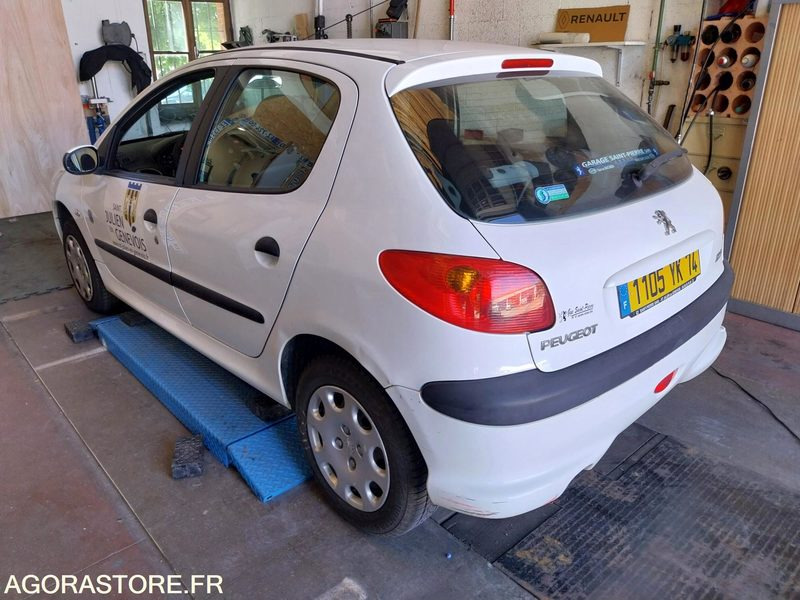 PEUGEOT 206 101700kms - 2005 - PKW: das Bild 2 PEUGEOT 206 101700kms - 2005 - PKW: das Bild 2