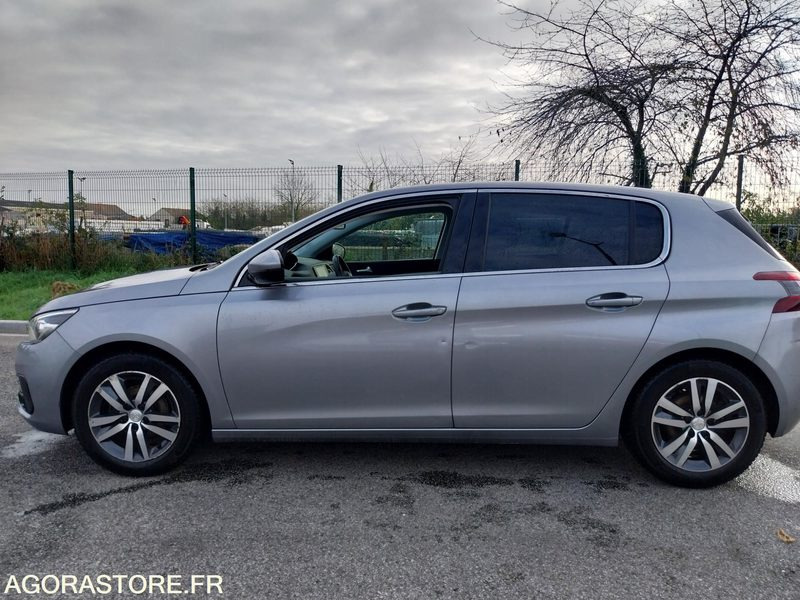 PEUGEOT 308 phase II - 110ch - 2019 - 172160km - ESSENCE - PKW: das Bild 4 PEUGEOT 308 phase II - 110ch - 2019 - 172160km - ESSENCE - PKW: das Bild 4
