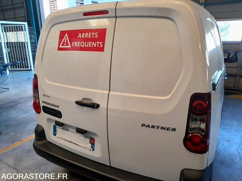 PEUGEOT PARTNER II 1.6 Vti 50026 kms 2016 frigo - Kleintransporter: das Bild 5 PEUGEOT PARTNER II 1.6 Vti 50026 kms 2016 frigo - Kleintransporter: das Bild 5