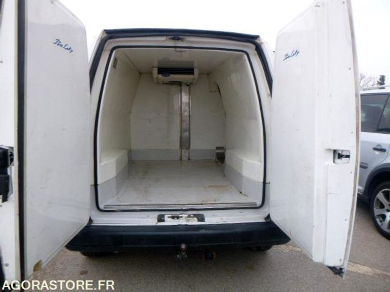 PEUGEOT expert frigorifique - 2003 - 96 210km - BON ETAT - Kleintransporter: das Bild 5 PEUGEOT expert frigorifique - 2003 - 96 210km - BON ETAT - Kleintransporter: das Bild 5