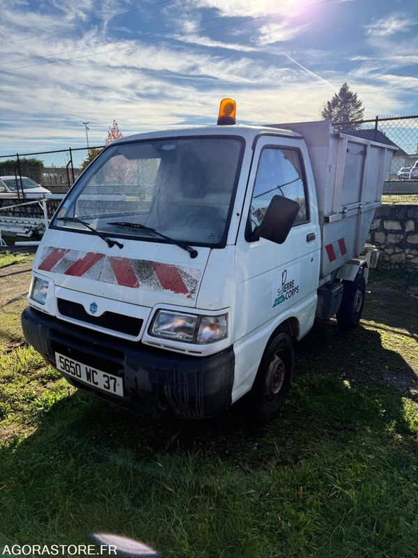 PIAGGIO PORTER - Kipper Transporter: das Bild 2 PIAGGIO PORTER - Kipper Transporter: das Bild 2