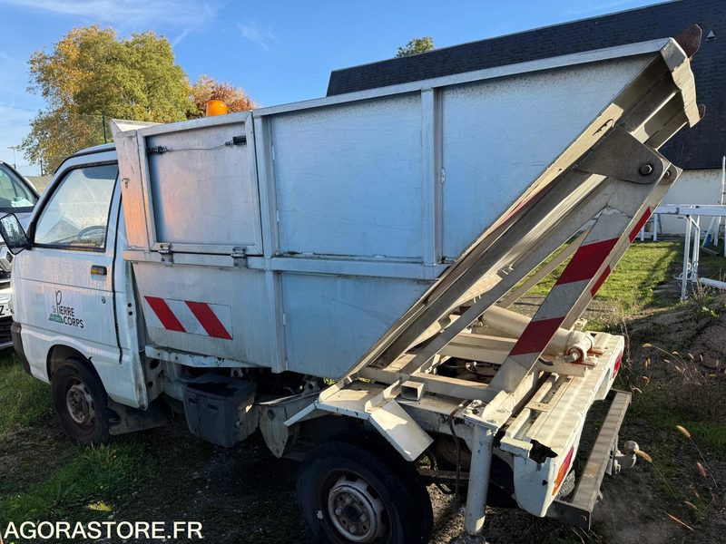 PIAGGIO PORTER - Kipper Transporter: das Bild 3 PIAGGIO PORTER - Kipper Transporter: das Bild 3