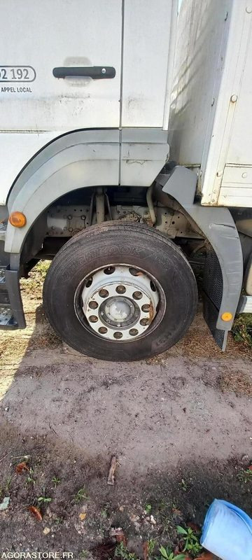 PORTEUR MERCEDES - 2006 - 581398 Kms - Koffer LKW: das Bild 4 PORTEUR MERCEDES - 2006 - 581398 Kms - Koffer LKW: das Bild 4