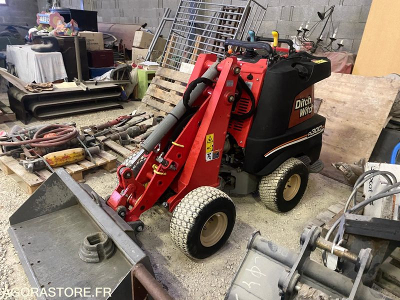 PORTEUR MULTI OUTILS DITCH WITCH ZAHN R300 - Lader: das Bild 1 PORTEUR MULTI OUTILS DITCH WITCH ZAHN R300 - Lader: das Bild 1