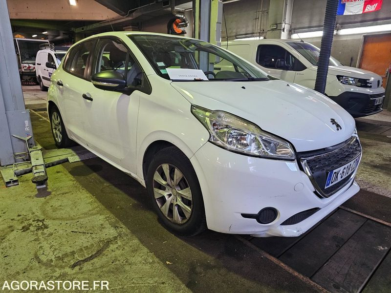 Peugeot 208 - 2014 - 120117kms - DK 618 CZ - PKW: das Bild 2 Peugeot 208 - 2014 - 120117kms - DK 618 CZ - PKW: das Bild 2