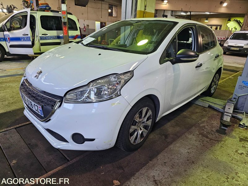 Peugeot 208 - 2014 - 120117kms - DK 618 CZ - PKW: das Bild 1 Peugeot 208 - 2014 - 120117kms - DK 618 CZ - PKW: das Bild 1