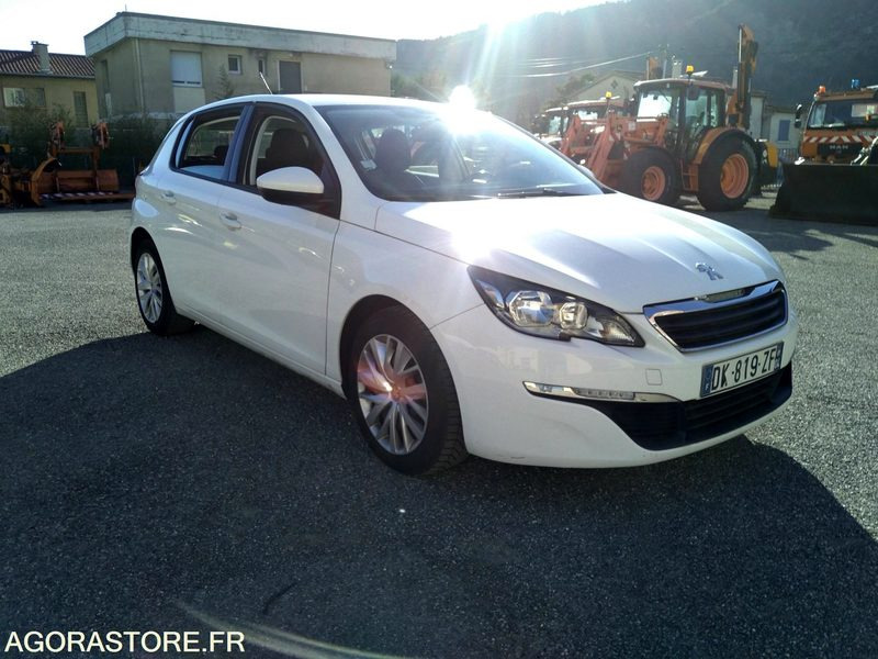 Peugeot 308 1.6 Blue Hdi 120 - 2014 - 168240 KM - PKW: das Bild 1 Peugeot 308 1.6 Blue Hdi 120 - 2014 - 168240 KM - PKW: das Bild 1