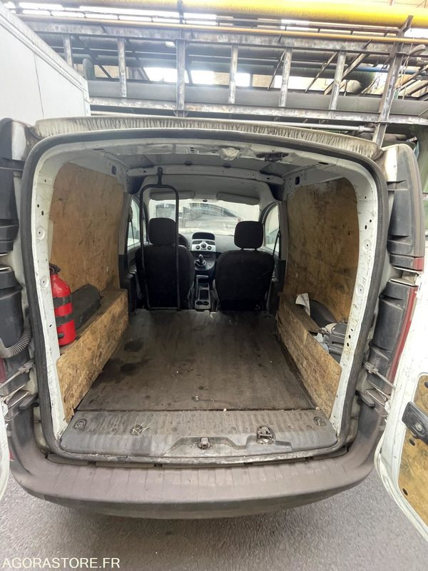 RENAULT KANGOO - 2011 - 157271KMs - BY-686-NP - Kleintransporter: das Bild 2 RENAULT KANGOO - 2011 - 157271KMs - BY-686-NP - Kleintransporter: das Bild 2