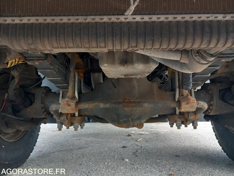 RENAULT KERAX 4X4 DXI 370 BENNE + Saleuse MECAGIL LEBON (KR0406 + SL0203) - Schneeräumfahrzeug: das Bild 5 RENAULT KERAX 4X4 DXI 370 BENNE + Saleuse MECAGIL LEBON (KR0406 + SL0203) - Schneeräumfahrzeug: das Bild 5