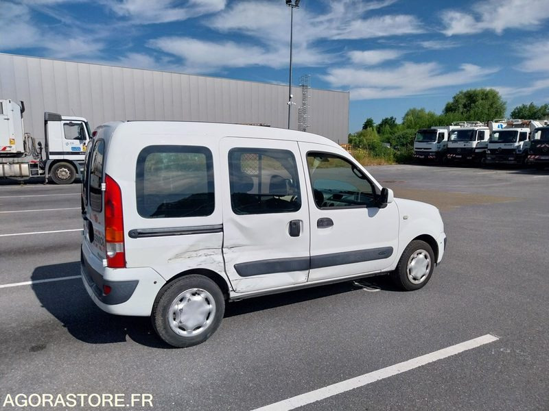 RENAULT Kangoo vitré 2P 2004 (309916Km) ROULANT PRO UNIQUEMENT - Kleintransporter: das Bild 3 RENAULT Kangoo vitré 2P 2004 (309916Km) ROULANT PRO UNIQUEMENT - Kleintransporter: das Bild 3