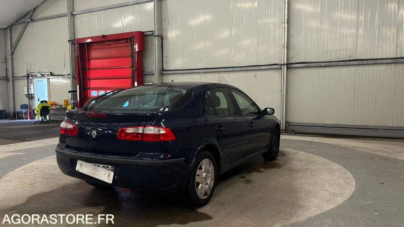RENAULT-LAGUNA-1.6-16V-EXPRESSION - PKW: das Bild 3 RENAULT-LAGUNA-1.6-16V-EXPRESSION - PKW: das Bild 3
