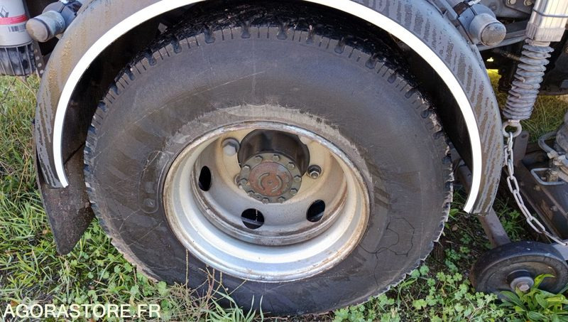 Kehrmaschine RENAULT MAJOR SCARAB - 2007 - 4730h: das Bild 10 Kehrmaschine RENAULT MAJOR SCARAB - 2007 - 4730h: das Bild 10