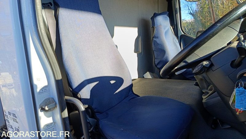 Kehrmaschine RENAULT MAJOR SCARAB - 2007 - 4730h: das Bild 18 Kehrmaschine RENAULT MAJOR SCARAB - 2007 - 4730h: das Bild 18