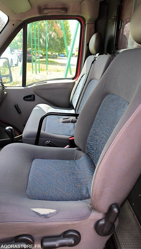 RENAULT MASTER II 2,5D - 2000 - 48197kms - Kastenwagen: das Bild 5 RENAULT MASTER II 2,5D - 2000 - 48197kms - Kastenwagen: das Bild 5