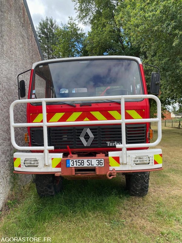 RENAULT Type JP11 - Feuerwehrfahrzeug: das Bild 1 RENAULT Type JP11 - Feuerwehrfahrzeug: das Bild 1