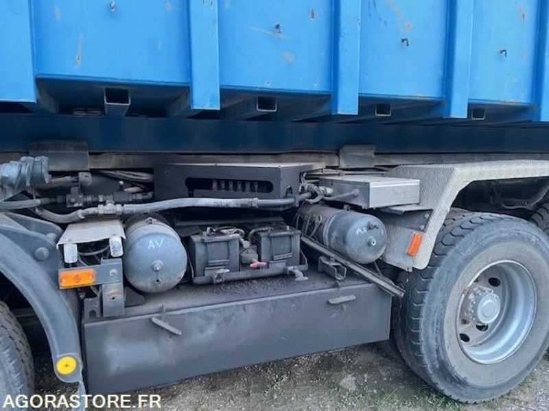 CAMION 8X4 RENAULT KERAX 2002 600000 KM - Sattelzugmaschine: das Bild 5 CAMION 8X4 RENAULT KERAX 2002 600000 KM - Sattelzugmaschine: das Bild 5