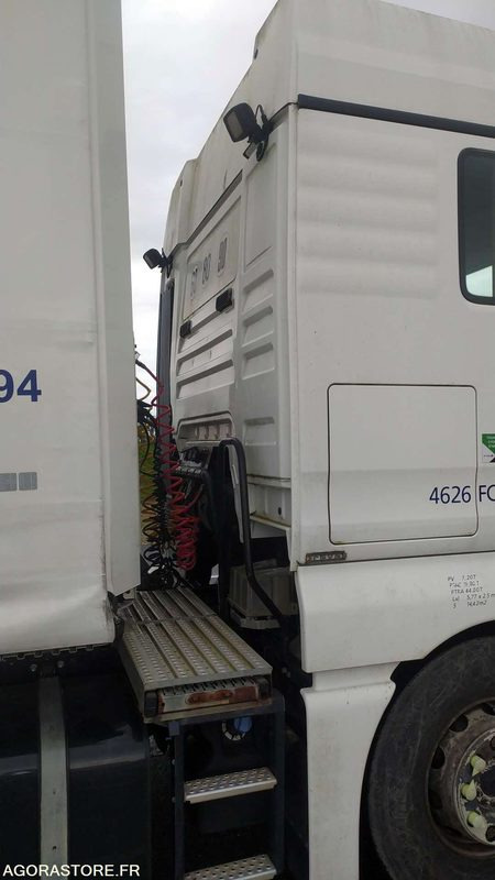 MAN TGX 18.360 - 2011 - 261969 KM - BY-962-PF - Sattelzugmaschine: das Bild 5 MAN TGX 18.360 - 2011 - 261969 KM - BY-962-PF - Sattelzugmaschine: das Bild 5