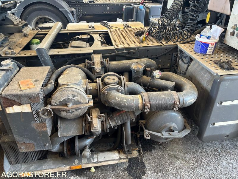 TRACTEUR RENAULT MAGNUM 2007 PAV HUWER EV848AQ (VENTE UNIQUEMENT EXPORT) - Sattelzugmaschine: das Bild 5 TRACTEUR RENAULT MAGNUM 2007 PAV HUWER EV848AQ (VENTE UNIQUEMENT EXPORT) - Sattelzugmaschine: das Bild 5