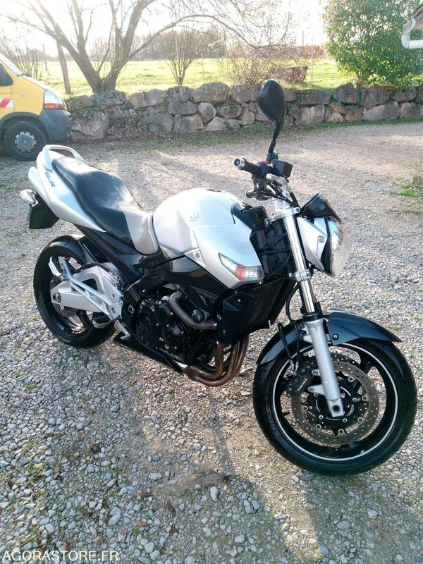 Suzuki GSR600 - Motorrad: das Bild 4 Suzuki GSR600 - Motorrad: das Bild 4