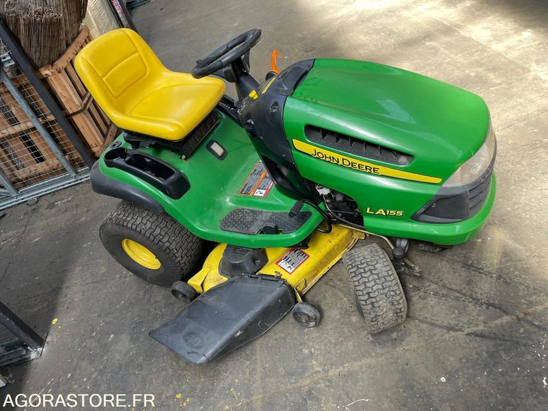 TONDEUSE AUTOPORTEE JOHN DEERE LA155 ESSENCE (PRIX AFFICHE HT - TVA 20%) - Rasenmäher: das Bild 2 TONDEUSE AUTOPORTEE JOHN DEERE LA155 ESSENCE (PRIX AFFICHE HT - TVA 20%) - Rasenmäher: das Bild 2