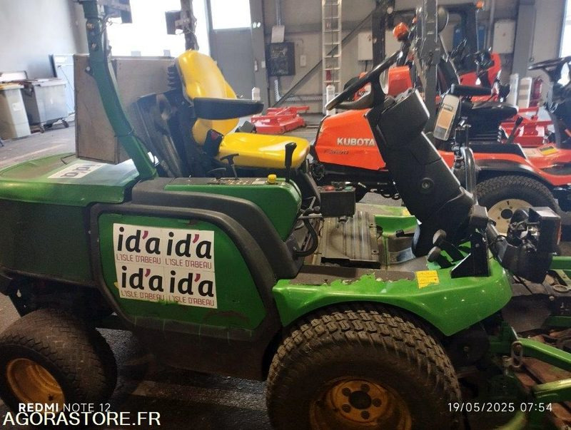 TONDEUSE JOHN DEERE 1565 - Rasenmäher: das Bild 2 TONDEUSE JOHN DEERE 1565 - Rasenmäher: das Bild 2