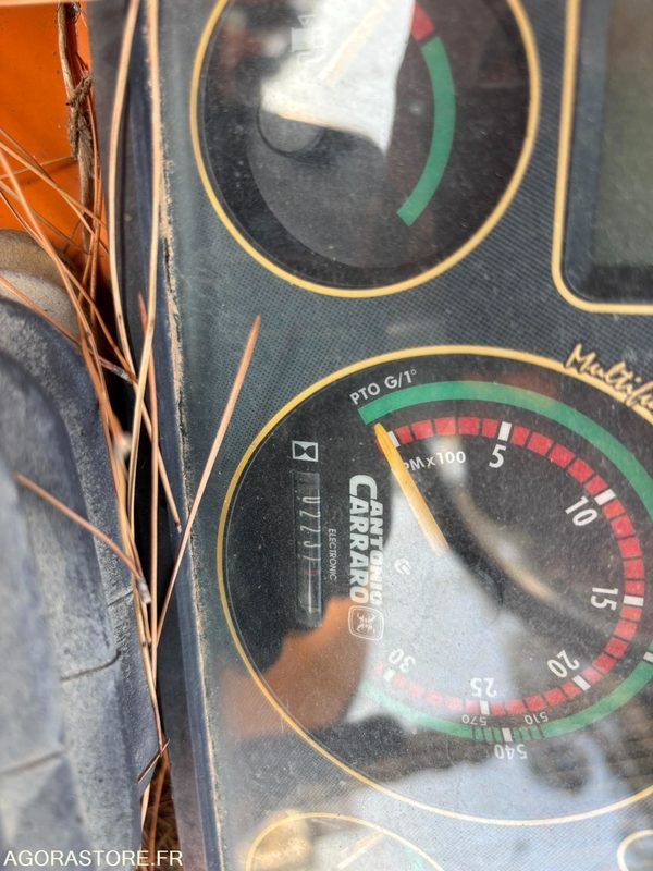 TRACTEUR RENAULT - 2231heures - 2005 - Traktor: das Bild 4 TRACTEUR RENAULT - 2231heures - 2005 - Traktor: das Bild 4