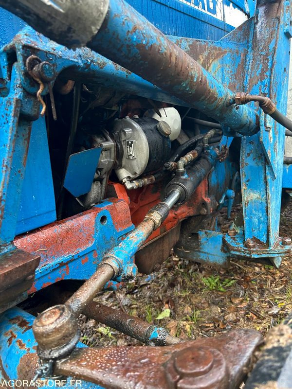 Tracteur Ford 4600 avec fourche - 7 250 HEURES - 1976 - Traktor: das Bild 4 Tracteur Ford 4600 avec fourche - 7 250 HEURES - 1976 - Traktor: das Bild 4