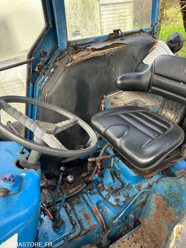 Tracteur Ford 4600 avec fourche - 7 250 HEURES - 1976 - Traktor: das Bild 5 Tracteur Ford 4600 avec fourche - 7 250 HEURES - 1976 - Traktor: das Bild 5