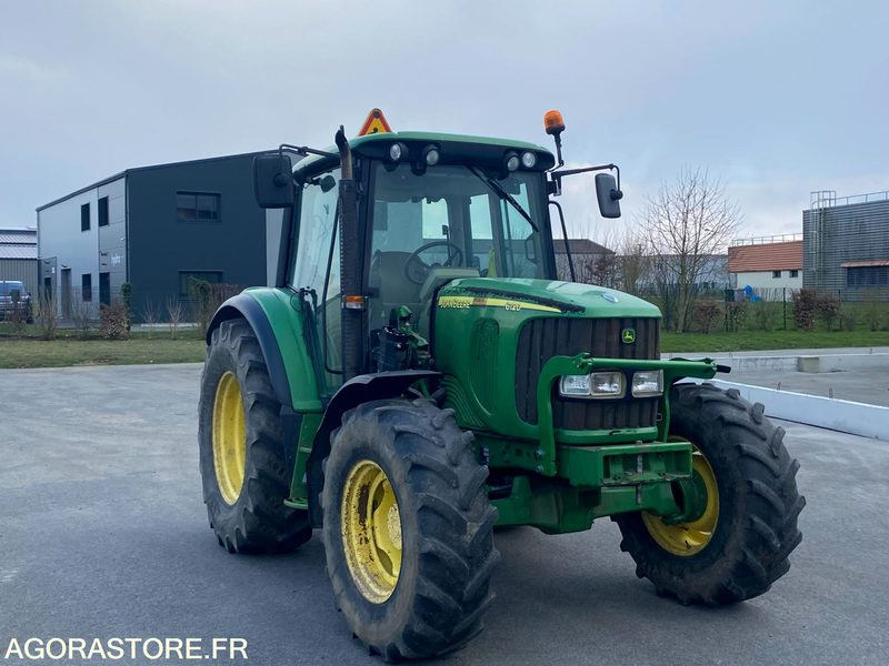 Tracteur John Deere 6120 - Traktor: das Bild 1 Tracteur John Deere 6120 - Traktor: das Bild 1