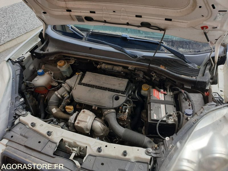 Kleintransporter Utilitaire frigo FIAT DOBLO: das Bild 6