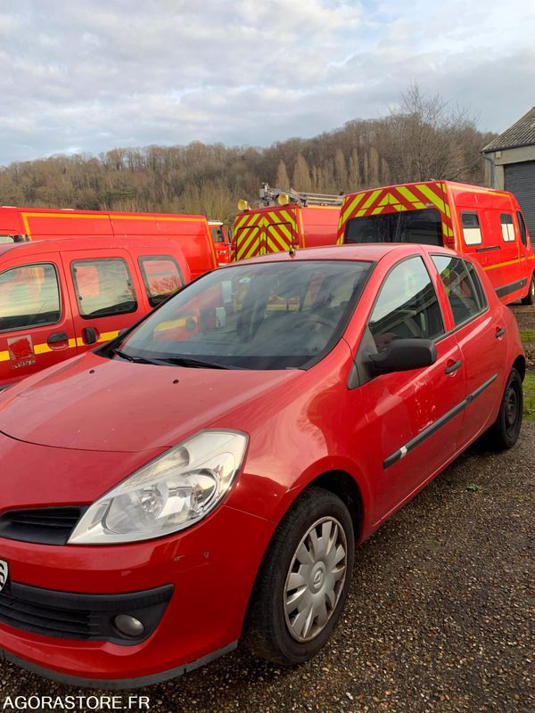 VL RENAULT CLIO3 3739ZH76 - PKW: das Bild 2 VL RENAULT CLIO3 3739ZH76 - PKW: das Bild 2