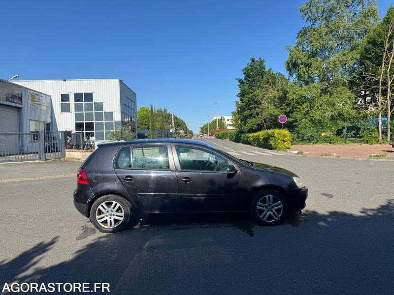 VOLKSWAGEN GOLF V 2.0 140 TDI - 210 000 KM - 2007 - PKW: das Bild 5 VOLKSWAGEN GOLF V 2.0 140 TDI - 210 000 KM - 2007 - PKW: das Bild 5