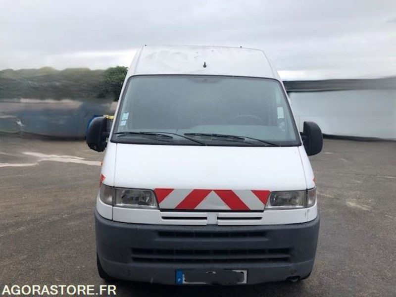 Véhicule PEUGEOT BOXER 2001 NON ROULANT EN L'ETAT - Kleintransporter: das Bild 5 Véhicule PEUGEOT BOXER 2001 NON ROULANT EN L'ETAT - Kleintransporter: das Bild 5