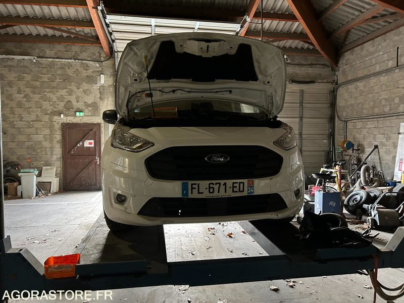 Véhicule utilitaire - Kastenwagen: das Bild 3 Véhicule utilitaire - Kastenwagen: das Bild 3