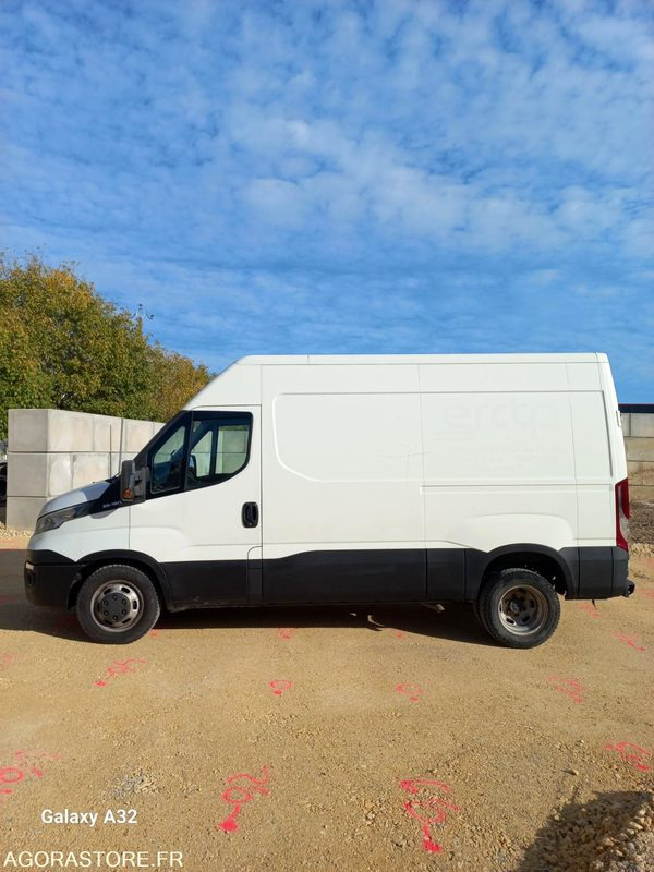 Fourgon iveco - Kastenwagen: das Bild 3 Fourgon iveco - Kastenwagen: das Bild 3