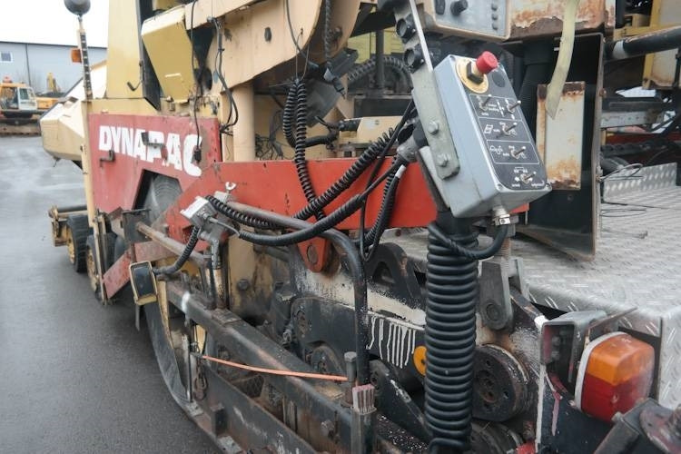 Dynapack F121 4WD - Asphaltfertiger/ Straßenfertiger: das Bild 5 Dynapack F121 4WD - Asphaltfertiger/ Straßenfertiger: das Bild 5