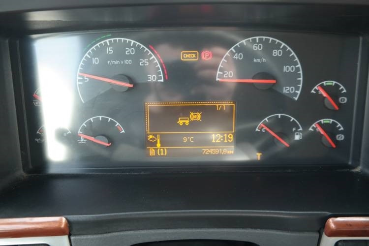 Sattelzugmaschine Volvo FH 13 480: das Bild 13