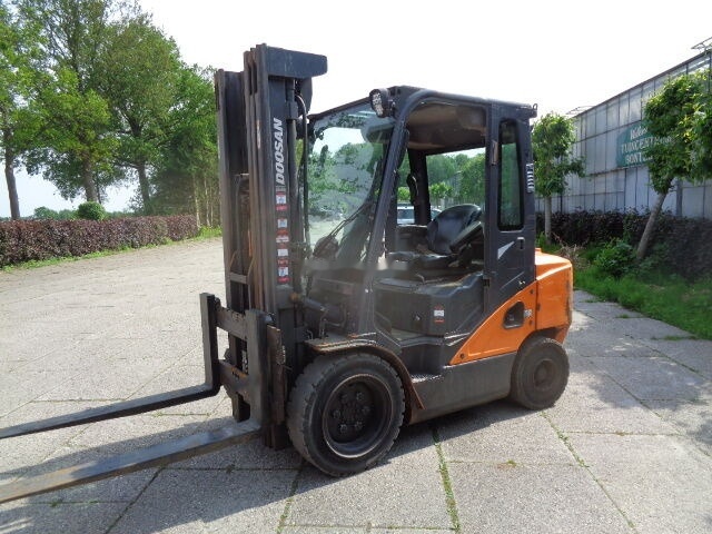 Doosan D35C-7 - Dieselstapler: das Bild 4 Doosan D35C-7 - Dieselstapler: das Bild 4