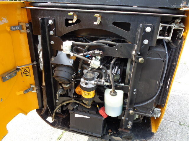 JCB 15C-1 - Minibagger: das Bild 2 JCB 15C-1 - Minibagger: das Bild 2