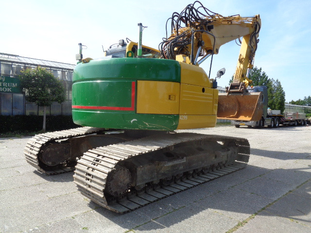 KOMATSU PC228 - Kettenbagger: das Bild 3 KOMATSU PC228 - Kettenbagger: das Bild 3