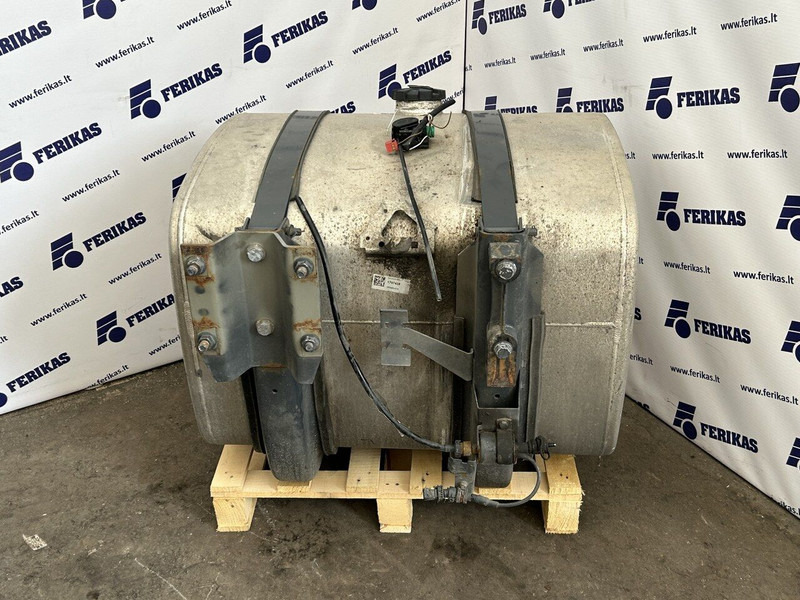 DAF 335L 620x675x860 - Kraftstofftank für LKW: das Bild 4 DAF 335L 620x675x860 - Kraftstofftank für LKW: das Bild 4
