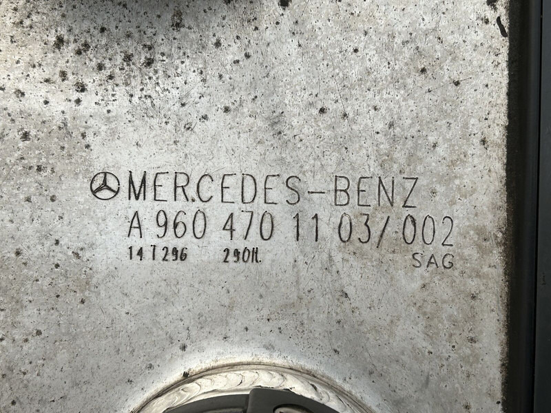 Mercedes-Benz 290L 565x650x950 - Kraftstofftank für LKW: das Bild 5 Mercedes-Benz 290L 565x650x950 - Kraftstofftank für LKW: das Bild 5