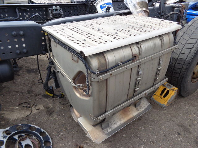 Mercedes-Benz MP4 EURO 6 exhaust gas catalyst - Fahrzeugkatalysator für LKW: das Bild 3 Mercedes-Benz MP4 EURO 6 exhaust gas catalyst - Fahrzeugkatalysator für LKW: das Bild 3