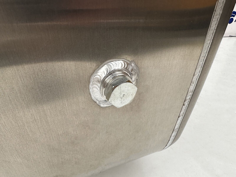 Kraftstofftank für LKW neu kaufen Volvo New aluminum fuel tank 570L: das Bild 7