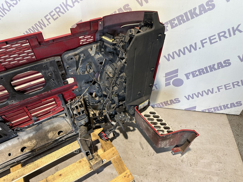 Volvo VOLVO FH4 complete front bumper with headlights - Stoßstange für LKW: das Bild 5 Volvo VOLVO FH4 complete front bumper with headlights - Stoßstange für LKW: das Bild 5
